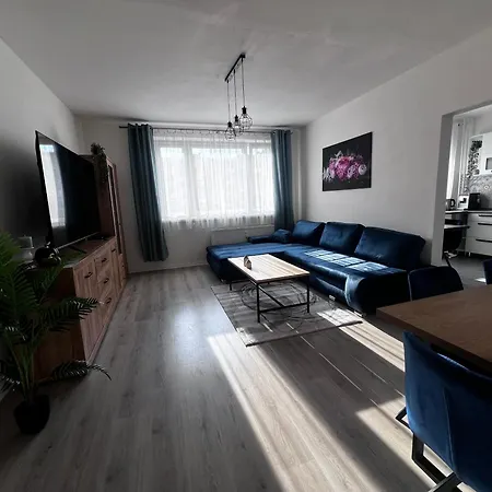 4 Izbovy Apartman Family