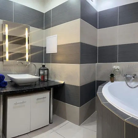 Apartamento 4 Izbovy Apartman Family *