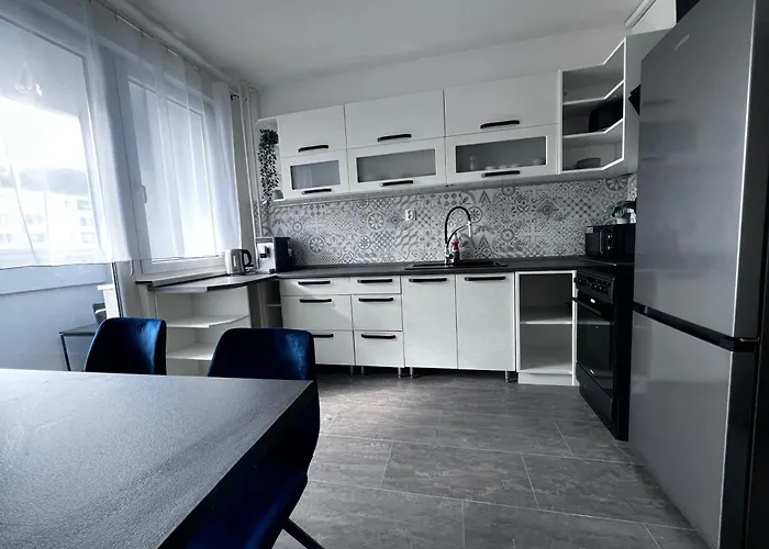 4 Izbovy Family * מרטין